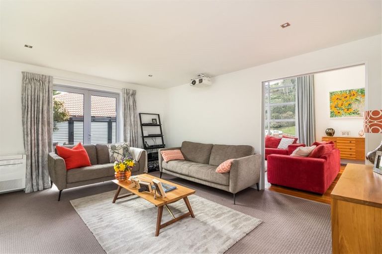 Photo of property in 18 Dalefield Drive, Cashmere, Christchurch, 8022