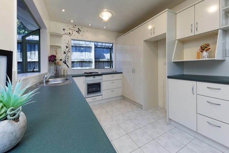 Photo of property in 90a Godley Road, Green Bay, Auckland, 0604