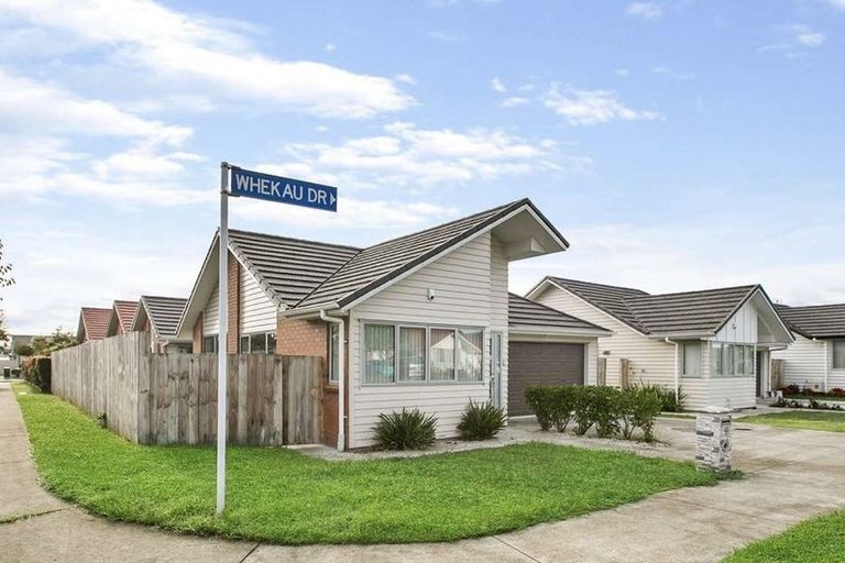 Photo of property in 35 Whekau Drive, Takanini, 2112