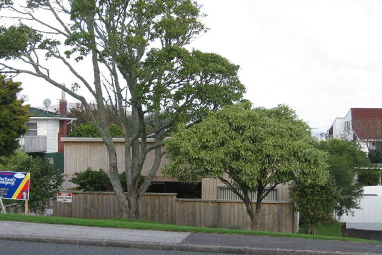 Photo of property in 15 Royal Road, Massey, Auckland, 0614