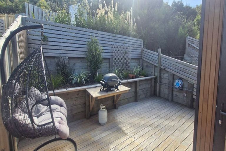 Photo of property in 4 Silvereye Way, Johnsonville, Wellington, 6037