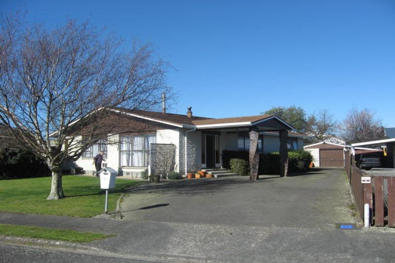 Photo of property in 4 Chisholm Place, Carterton, 5713