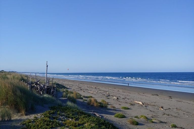 Photo of property in 483 Marine Parade, South New Brighton, Christchurch, 8062