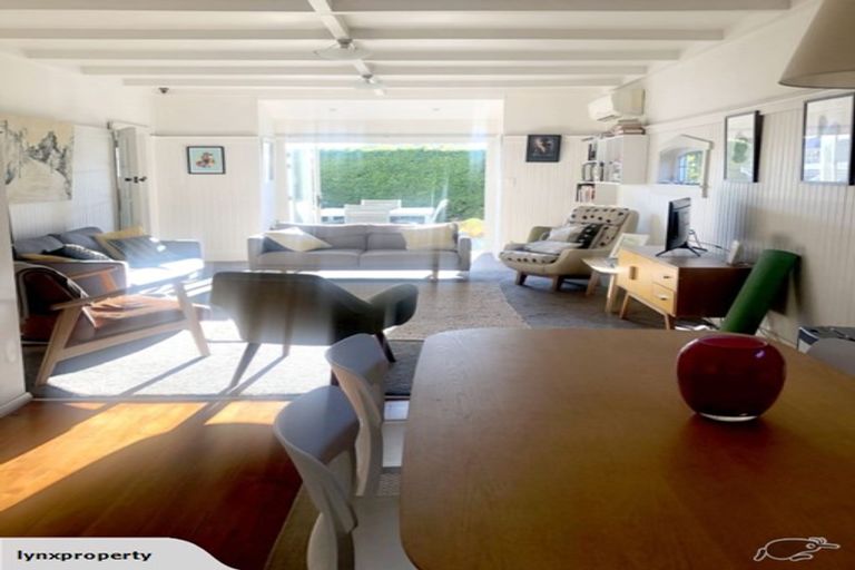 Photo of property in 379 Muritai Road, Eastbourne, Lower Hutt, 5013