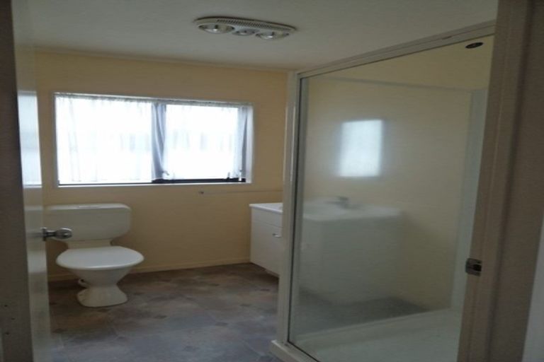 Photo of property in 7a Ross Crescent, Orewa, 0931