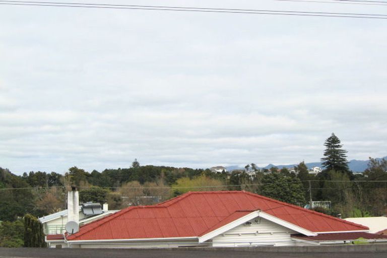 Photo of property in 27 Birdwood Avenue, Moturoa, New Plymouth, 4310
