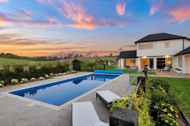 Photo of property in 11 Oak Valley Road, Dairy Flat, Albany, 0792