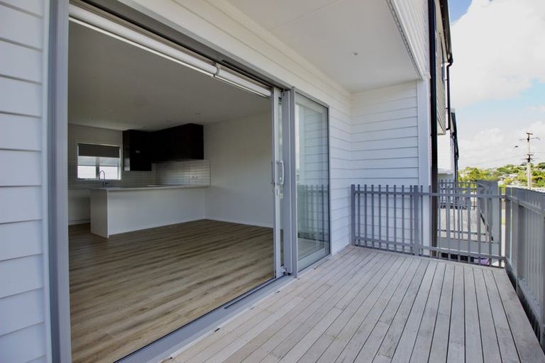 Photo of property in 6/94 Target Road, Totara Vale, Auckland, 0629