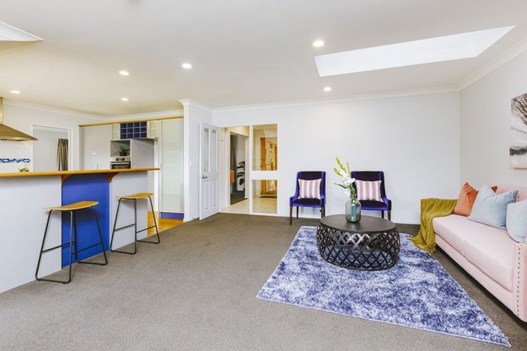 Photo of property in 35 Croftview Road, Wattle Downs, Auckland, 2103