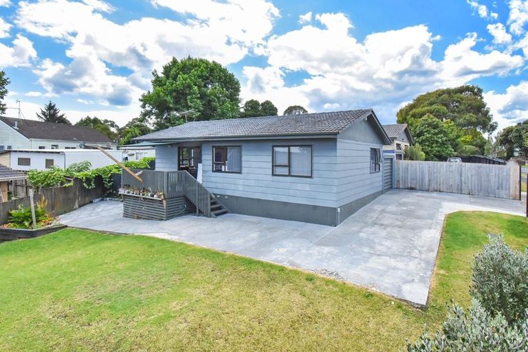 Photo of property in 2/11 Burundi Avenue, Clendon Park, Auckland, 2103