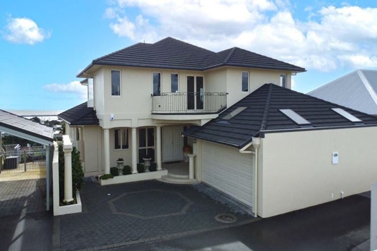 Photo of property in 448 Devon Street West, Lynmouth, New Plymouth, 4310