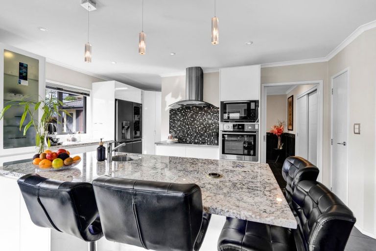 Photo of property in 40 Redwood Crescent, Hurdon, New Plymouth, 4310