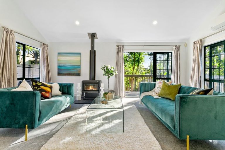 Photo of property in 23 Awhiorangi Promenade, Swanson, Auckland, 0816