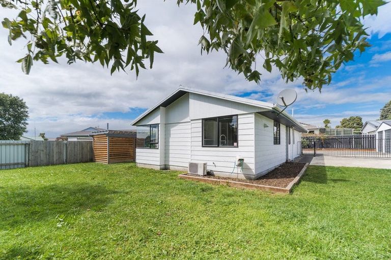 Photo of property in 30 Peppertree Glade, Kelvin Grove, Palmerston North, 4414
