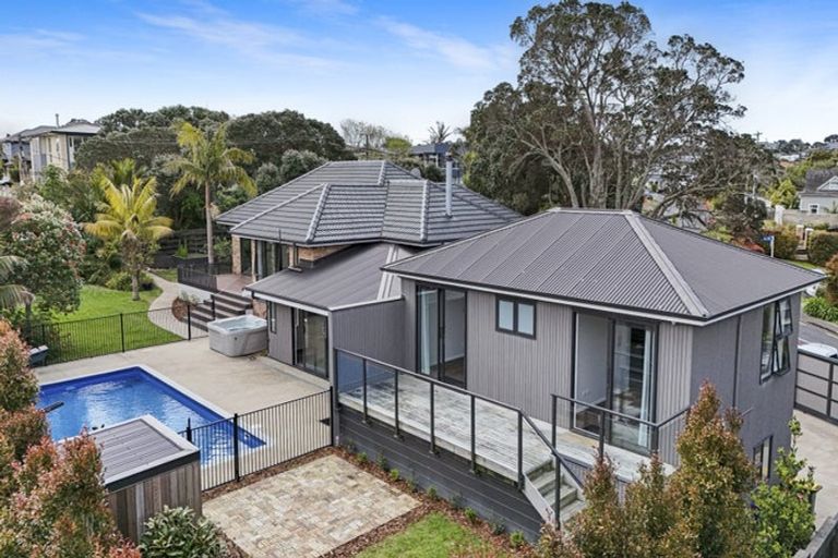 Photo of property in 35 Rock Isle Road, Torbay, Auckland, 0630