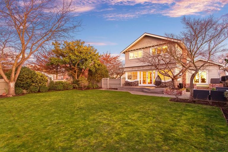 Photo of property in 28 Tui Street, Fendalton, Christchurch, 8041