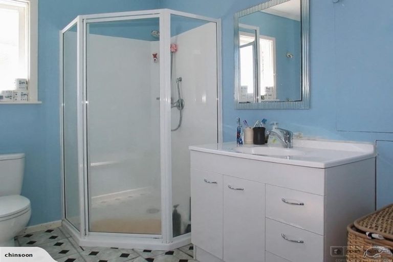 Photo of property in 357 Main Road, Tawa, Wellington, 5028