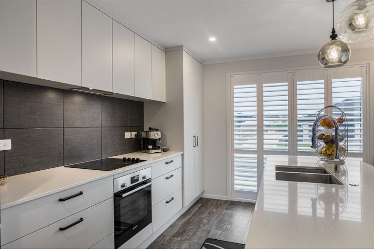 Photo of property in 8 Tahuna Minhinnick Drive, Glenbrook, Waiuku, 2681