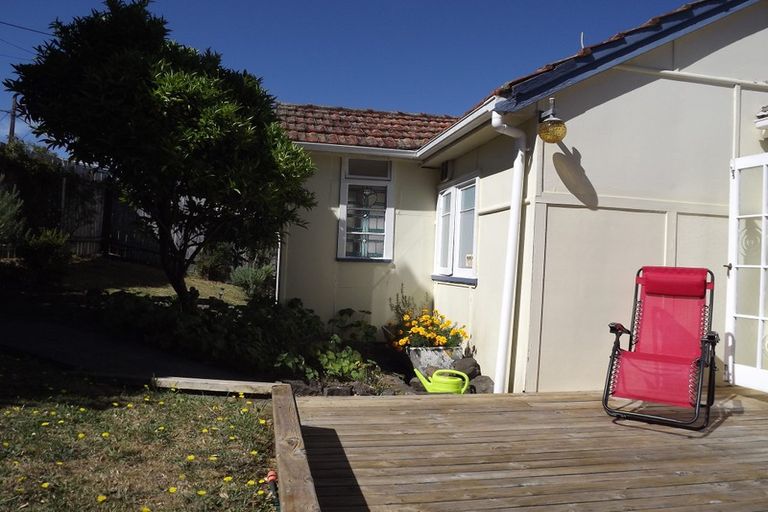Photo of property in 74 Clarence Road, Northcote Point, Auckland, 0627