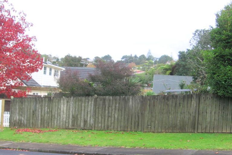 Photo of property in 1 Marigold Place, Mairangi Bay, Auckland, 0630