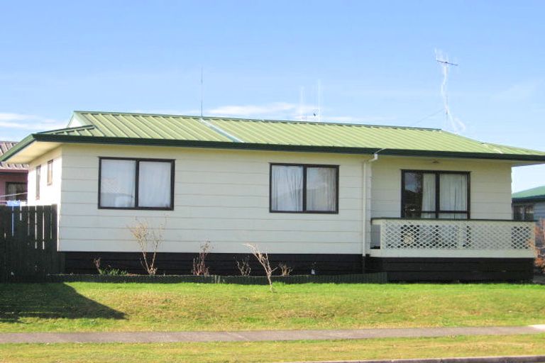 Photo of property in 15b Lloyd Drive, Nawton, Hamilton, 3200