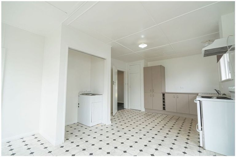 Photo of property in 71 Queenwood Road, Levin, 5510