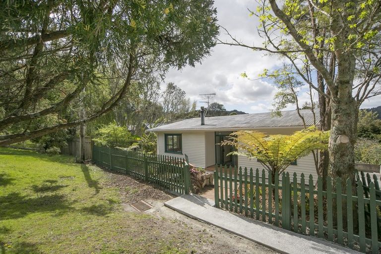 Photo of property in 28 Minnehaha Avenue, Titirangi, Auckland, 0604