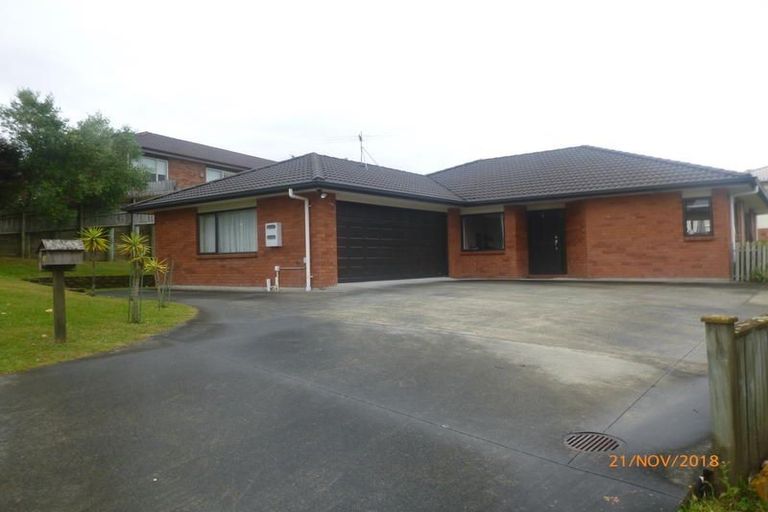 Photo of property in 9 Harrowglen Drive, Northcross, Auckland, 0632