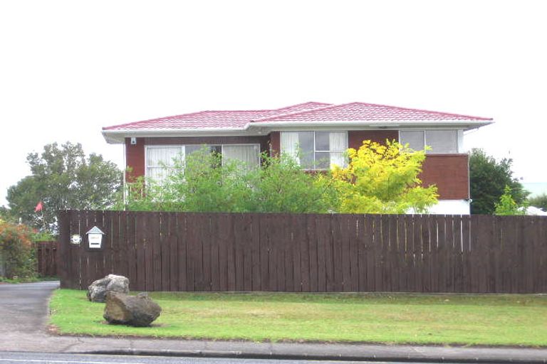 Photo of property in 4205 Great North Road, Glen Eden, Auckland, 0602