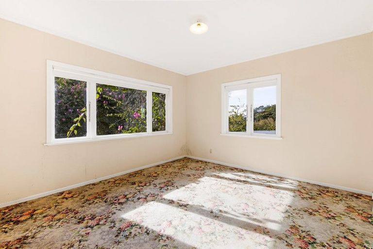 Photo of property in 22 Lowtherhurst Road, Massey, Auckland, 0614