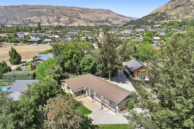 Photo of property in 216 Stone Street, Wanaka, 9305