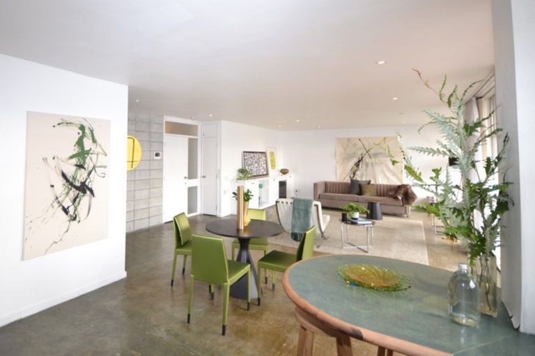 Photo of property in Dorchester Apartments, 144 Oriental Parade, Oriental Bay, Wellington, 6011