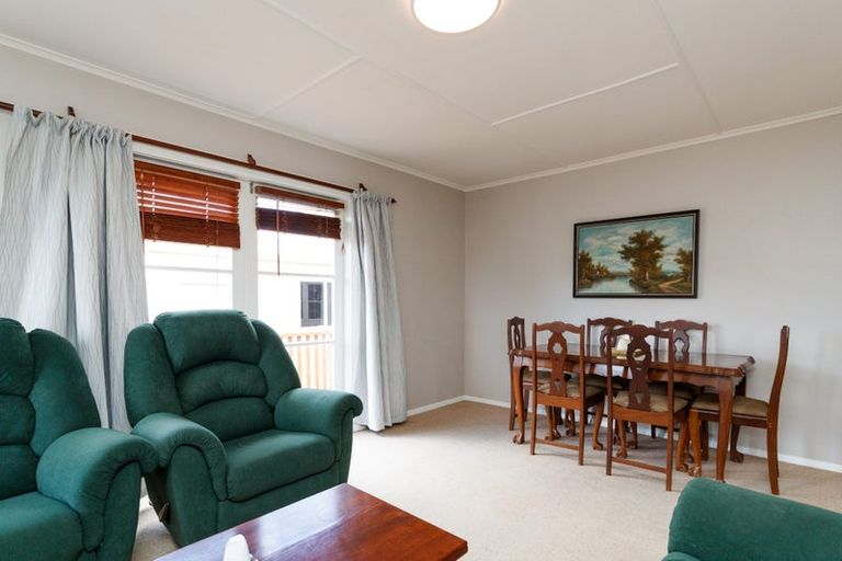 Photo of property in 16 Kingston Street, Awapuni, Palmerston North, 4412