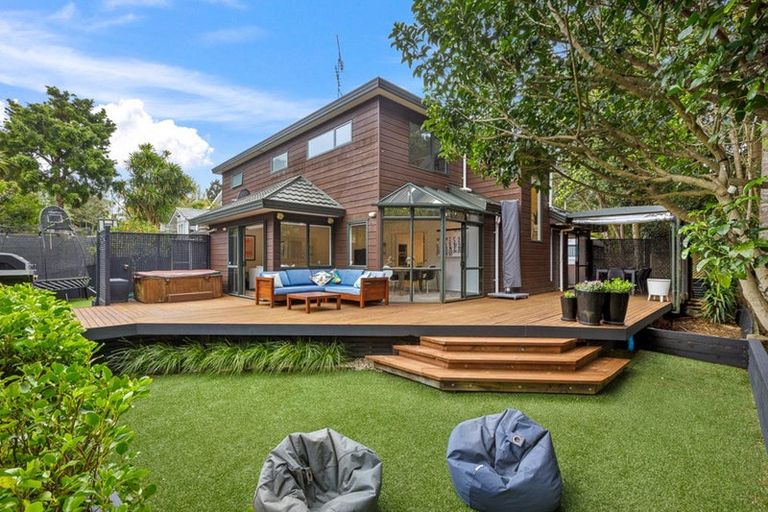 Photo of property in 1/47 Tui Glen Road, Birkenhead, Auckland, 0626