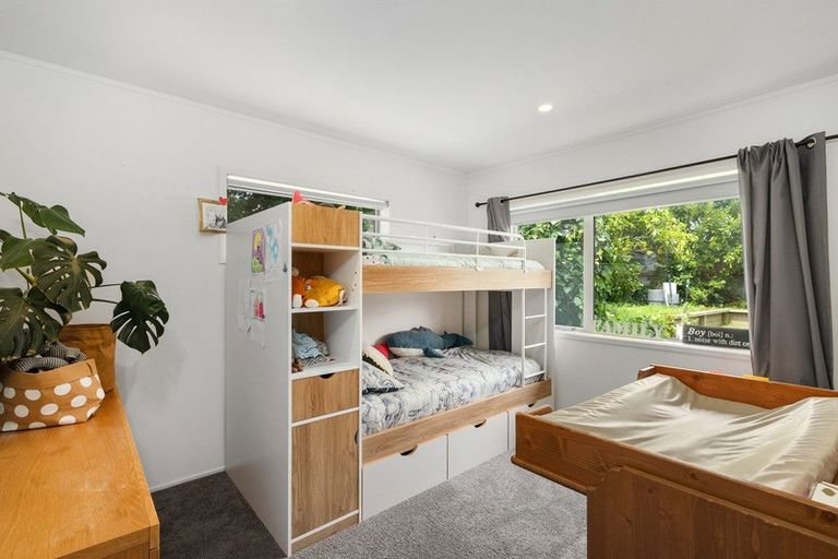 Photo of property in 1 John Dee Crescent, Red Beach, 0932