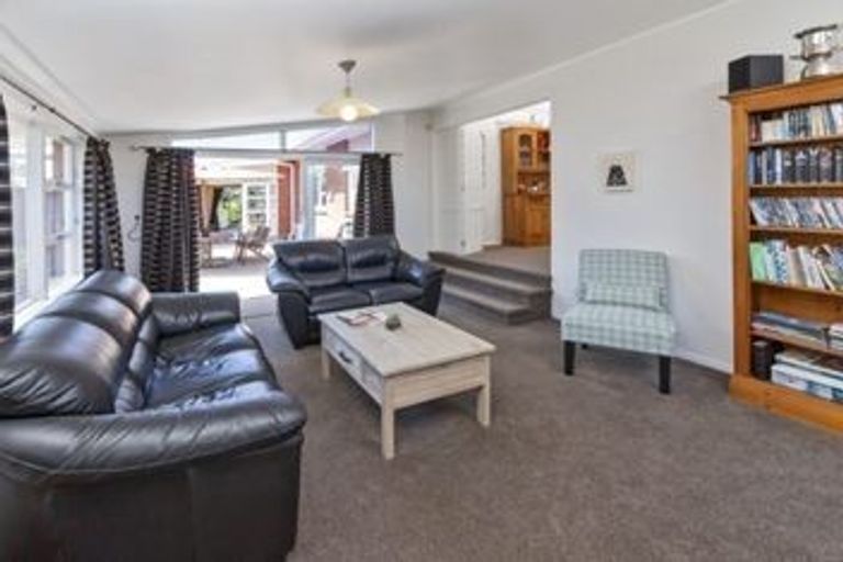 Photo of property in 4 Quibray Place, Botany Downs, Auckland, 2010