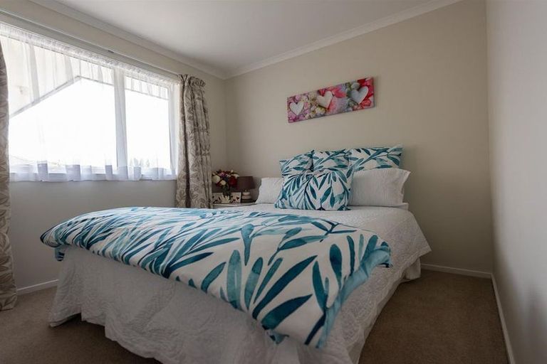 Photo of property in 19 Eric Batchelor Place, Waimate, 7924