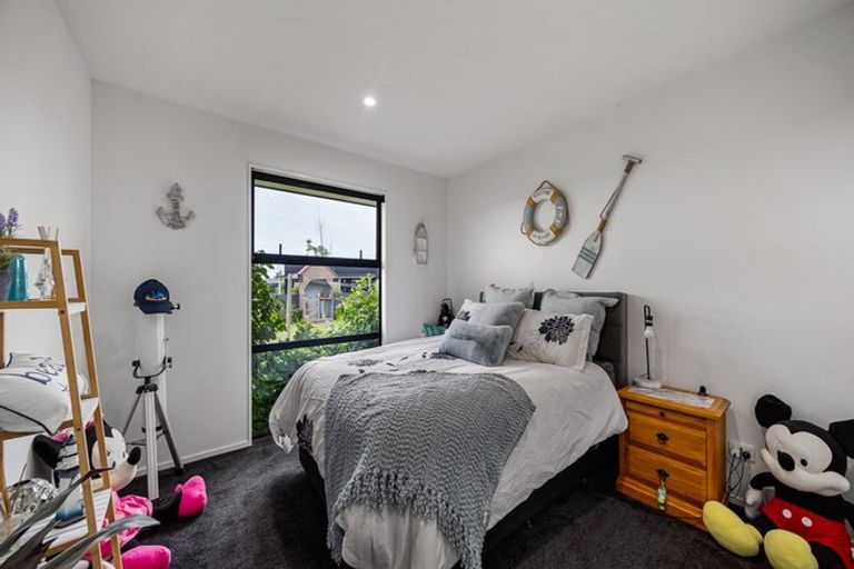 Photo of property in 11 Whitcombe Place, Darfield, 7571