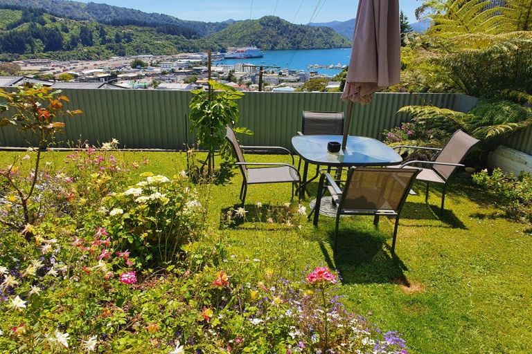 Photo of property in 41 Otago Street, Picton, 7220