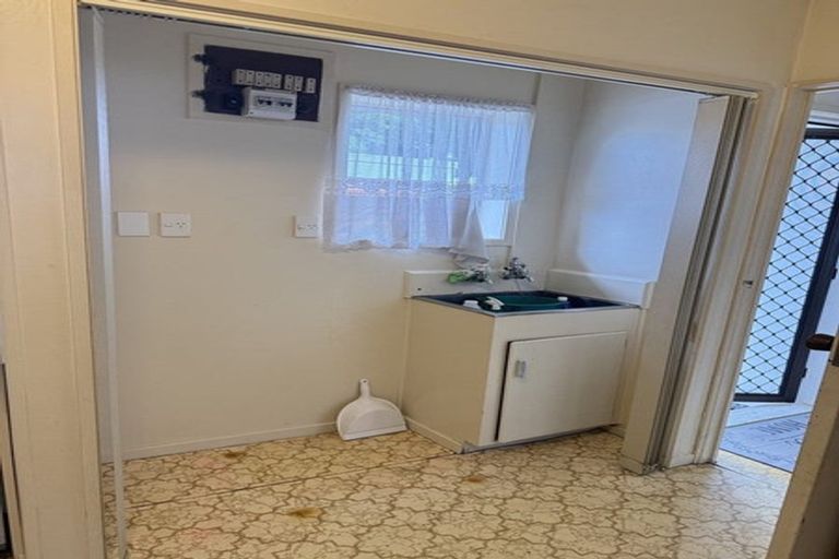 Photo of property in 2/25 Overton Road, Papatoetoe, Auckland, 2025