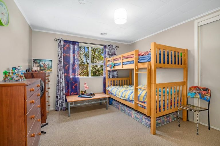 Photo of property in 25 Robson Street, Stokes Valley, Lower Hutt, 5019