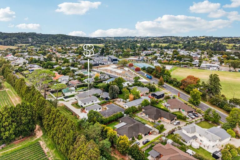 Photo of property in 53 Cambridge Road, Riverhead, 0820