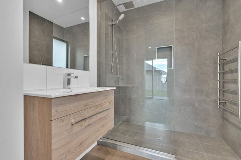 Photo of property in 5 Stackwood Avenue, Woodend, 7610