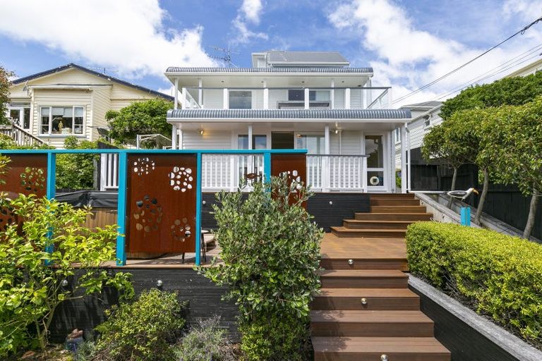Photo of property in 66 Overtoun Terrace, Hataitai, Wellington, 6021