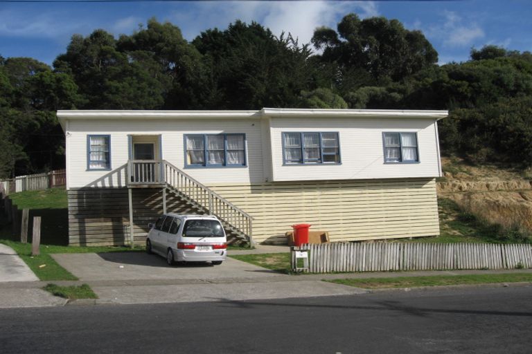 Photo of property in 76 Hampshire Street, Cannons Creek, Porirua, 5024