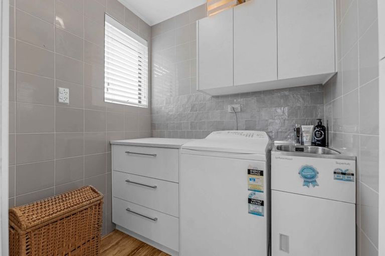 Photo of property in 9 Le Havre Place, Takanini, 2112