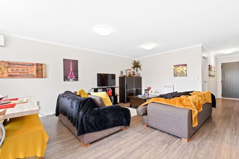 Photo of property in 37 Chiefs Court, Hamilton East, Hamilton, 3216