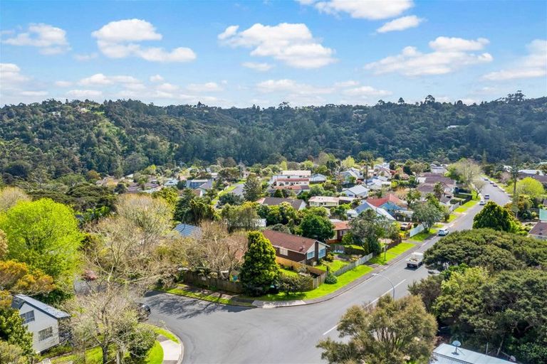 Photo of property in 17 Lynn Road, Bayview, Auckland, 0629