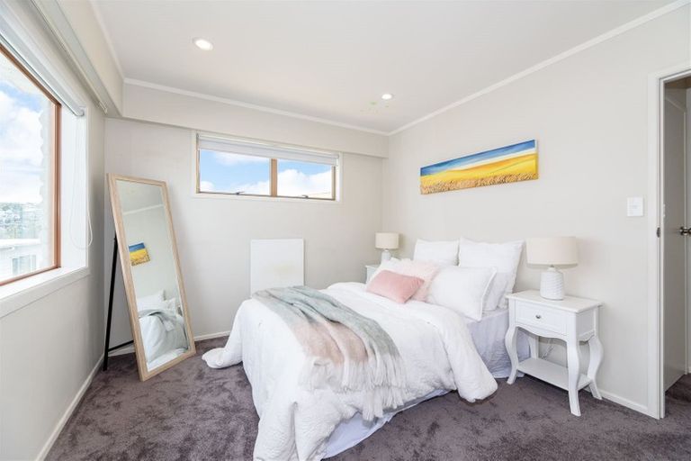 Photo of property in 1/5 Gulf View Road, Murrays Bay, Auckland, 0630