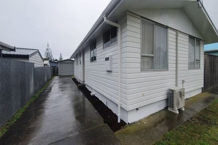 Photo of property in 35 Raupo Street, Castlecliff, Whanganui, 4501